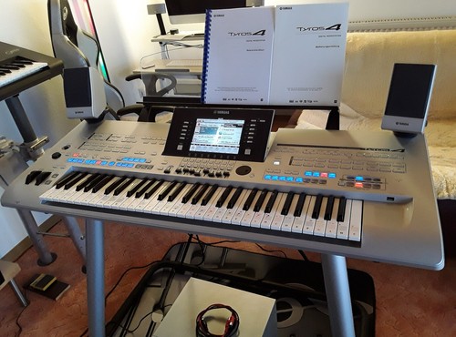 Keyboard entertainer - keyboard,